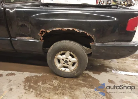 2003 Chevrolet S-10 Ls from USA, damaged, VIN 1GCDT19X338146056